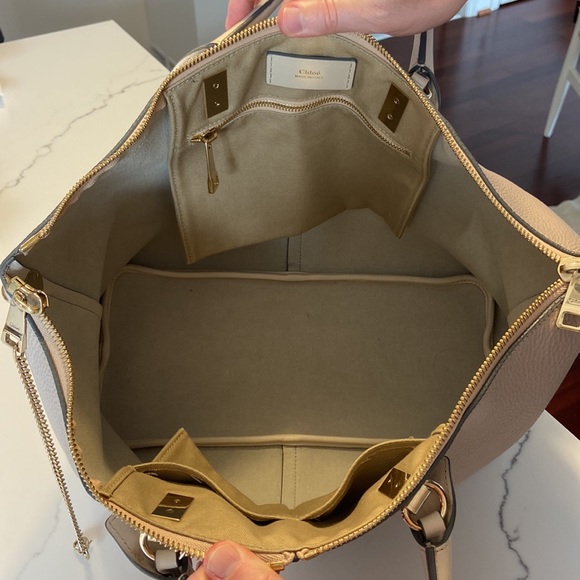 CHLOE Baylee Two-Tone Tote Bag - Picture 6 of 13